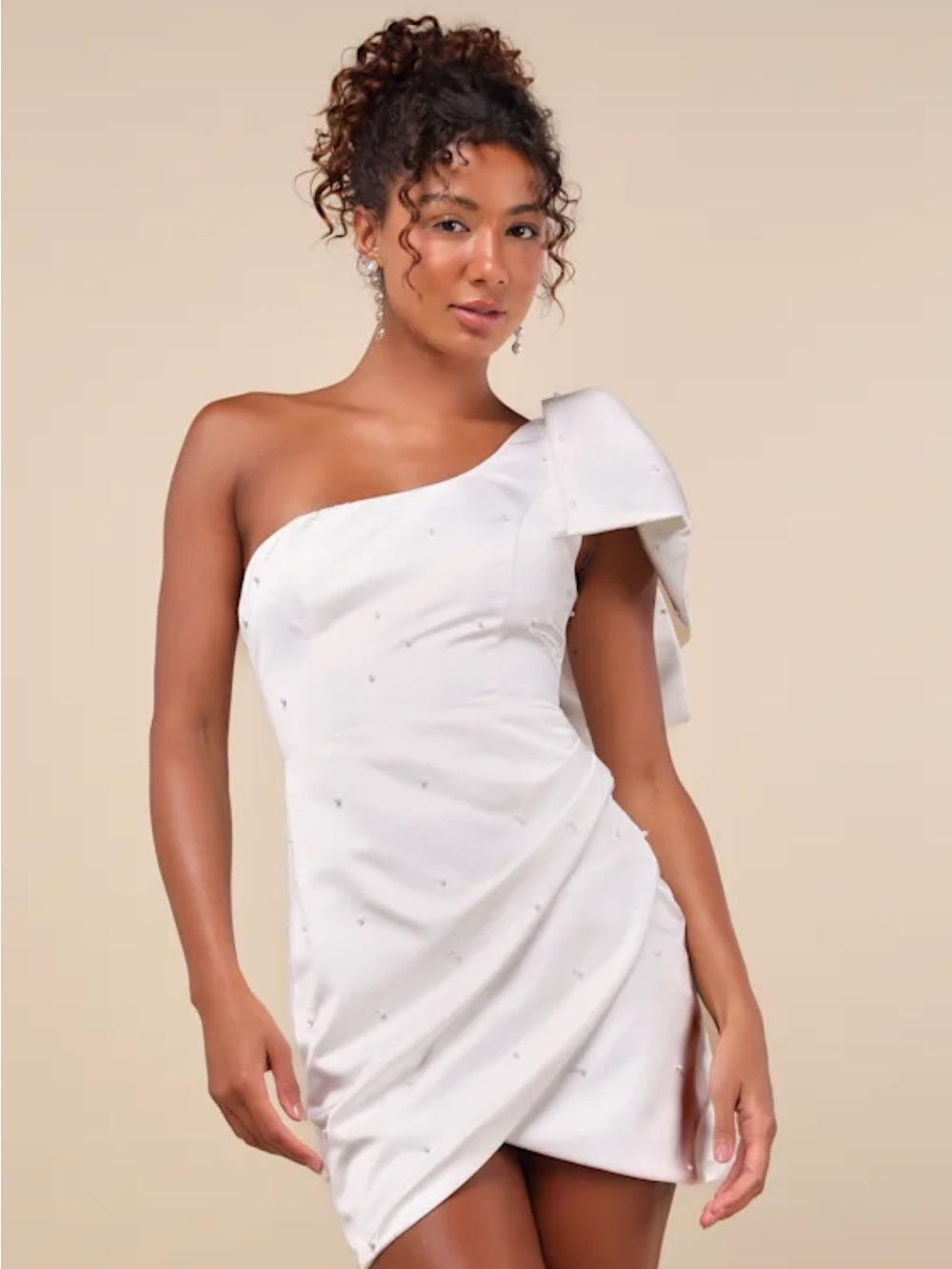 One-Shoulder White Mini Dress with Bow Detail